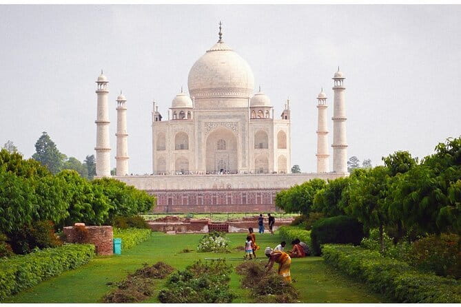 Sunrise Taj Mahal, Agra Fort, Red Taj and Moonlit Garden Private Tour - Why the 6am start matters at the Taj Mahal