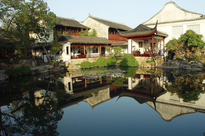 Suzhou Day Tour from Shanghai to Classical Garden, Tongli Water Town - The private vehicle and guide setup