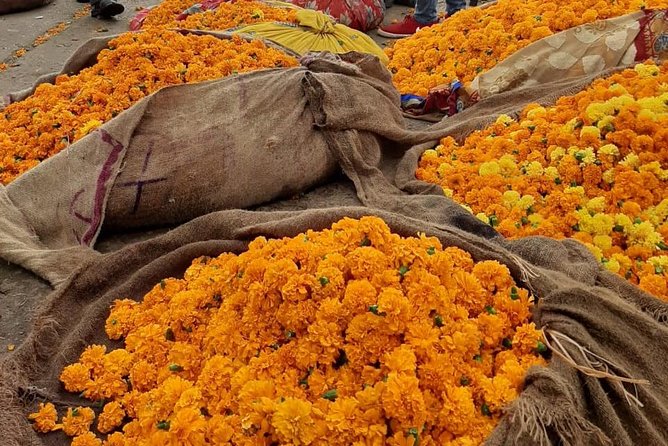 Take in the Beauty of an Early Morning with Fresh Flowers - Meeting outside Hawa Mahal