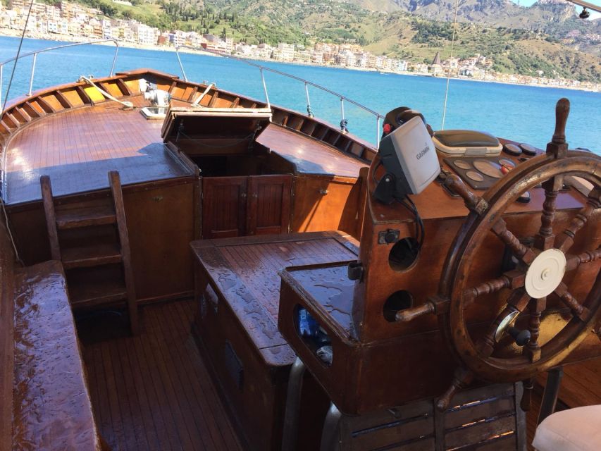 Taormina: Boat Tour to Taormina & Giardini Naxos with Drink - Cape Taormina and its marine setting
