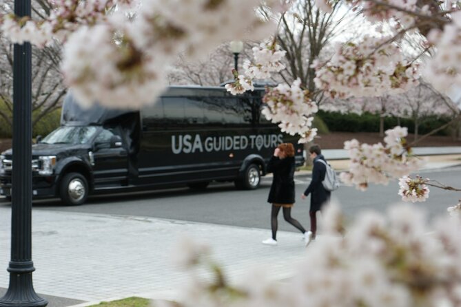 The DC Cherry Blossom Bus Tour with Tidal Basin Guided Walk - Why this tour works during cherry blossom season