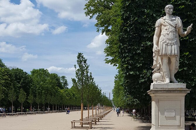 The Tuileries Garden's Classic Sights: A Self-Guided Audio Tour - Walking through the Jardin des Tuileries