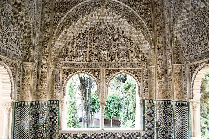 Tickets included: Alhambra Tour (Gardens, Alcazaba, Generalife) - The Alcazaba: walls, towers, and a military view