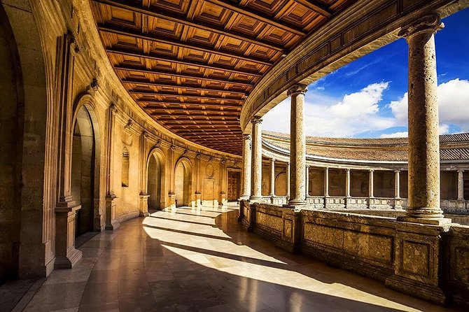 Tickets included: Alhambra Tour (Gardens, Alcazaba, Generalife) - Generalife gardens and the sultans’ summer residence