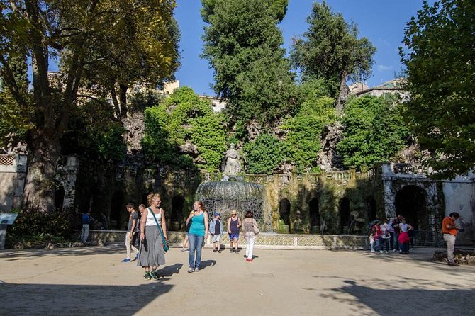 Tivoli Italian Gardens Tour from Rome - Lunch near an ancient temple