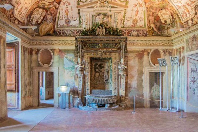 Tivoli Villas and Gardens (Driver Only/Self Touring) - Lunch in Tivoli and a useful pause