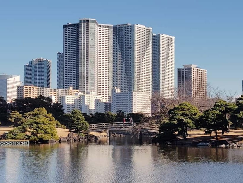 Tokyo: Hama-rikyu Garden Guided Tour with Entry Ticket - Key points at a glance