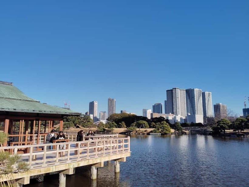 Tokyo: Hama-rikyu Garden Guided Tour with Entry Ticket - Why Hama-rikyu feels different from an ordinary Tokyo park