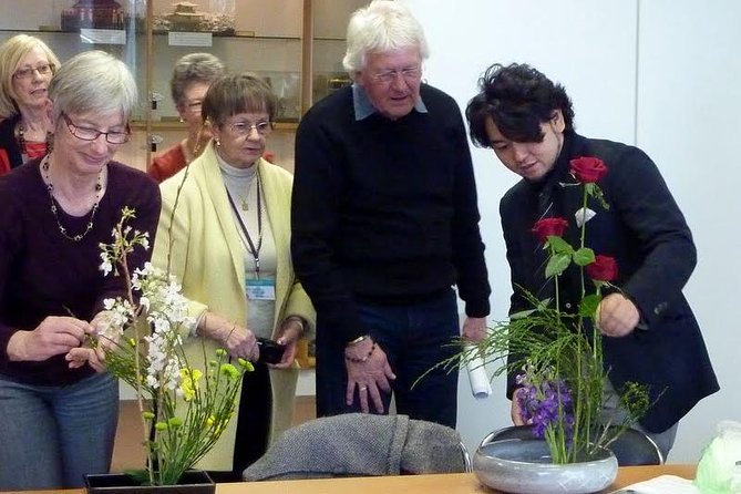 Tokyo Ikebana, Japanese Traditional Flower Arrangement Experience - Making your own seasonal arrangement