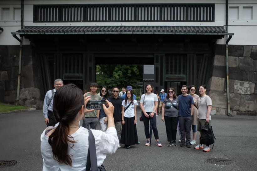 Tokyo: Imperial Palace East Gardens Walking Tour - Why the East Gardens tell Tokyo’s story so well