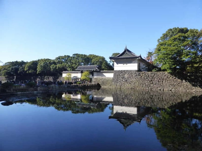Tokyo: Imperial Palace East Gardens Walking Tour - The guide can make or break the experience