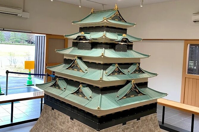 Tokyo Imperial Palace：Guided Walking Tour of East Gardens - Tatsumi Yagura and the castle’s defensive past