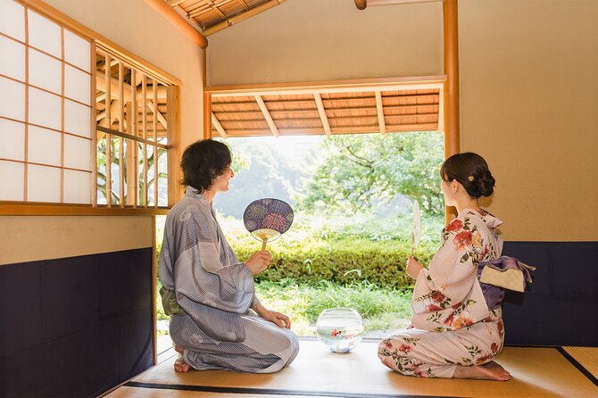 Tokyo: Kimono Experience inside Shinjuku Gyoen National Garden - Timing your visit around a busy Tokyo day
