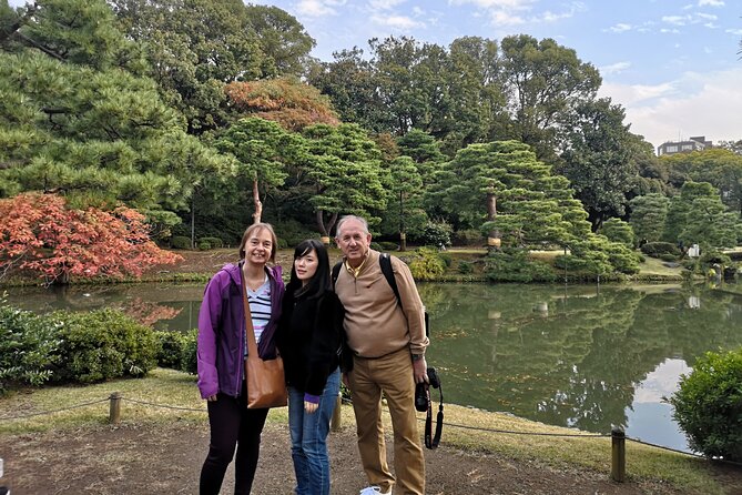 Tokyo Private Cherry Blossom Tour with a Local – Picnic Included - Choosing lunch at Matsuya Asakusa Depachika