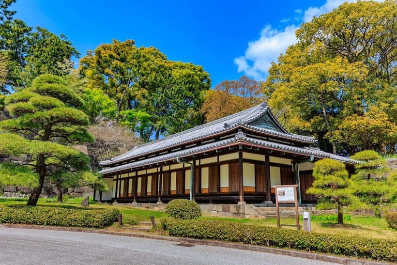 Tokyo: Pvt. Tour - Edo Castle & Imperial Palace East Gardens - Who will enjoy the East Gardens most