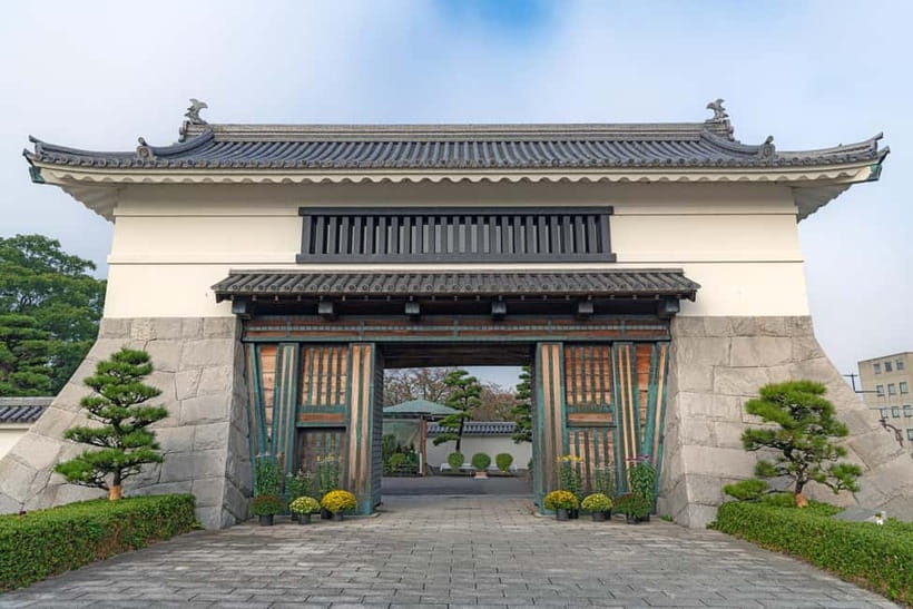Tokyo: Pvt. Tour - Edo Castle & Imperial Palace East Gardens - Ninomaru Garden and the changing seasons