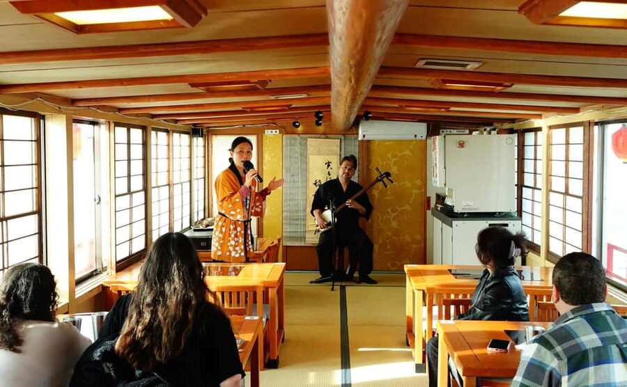 Tokyo: Rainbow Bridge Day Cruise Show and Only Soft Drinks - A one-hour boat ride with a distinctly Japanese setting