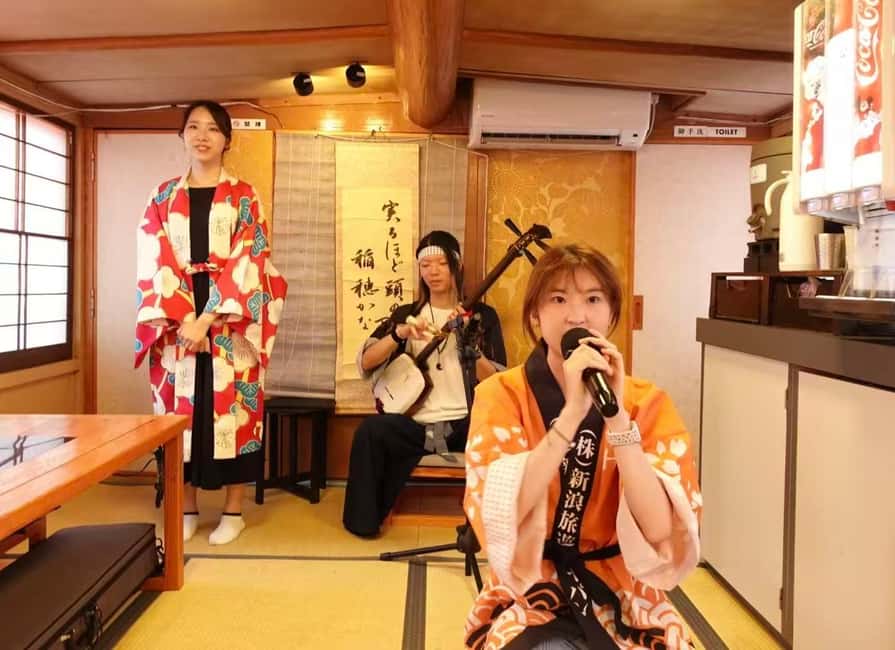 Tokyo: Rainbow Bridge Day Cruise Show and Only Soft Drinks - A 10 to 15-minute Japanese dance performance