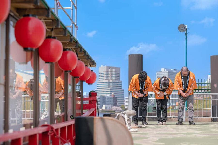 Tokyo: Rainbow Bridge Day Cruise Show and Only Soft Drinks - Who will enjoy this cruise most