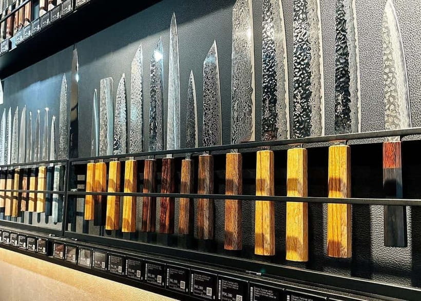 Tokyo: Tsukiji Market and Hama-rikyu Gardens Guided Tour - Who should book this experience?