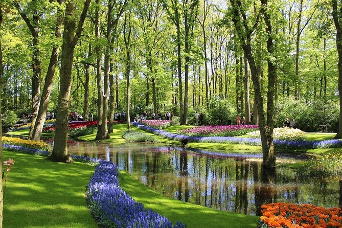 Tour to Giethoorn and Keukenhof Tulip Fields from Amsterdam - The Guides and Personal Service
