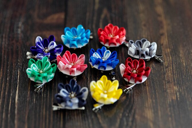 Tsumami Zaiku Japanese Fabric Flower Class - Choosing a color and dyeing the silk