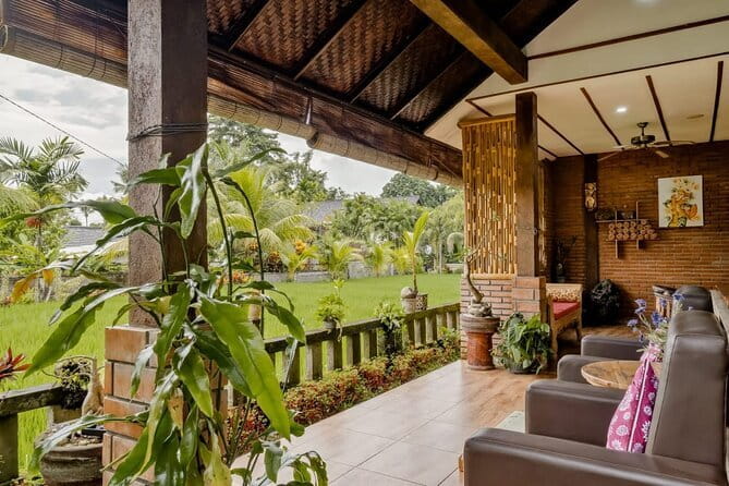 Ubud Balinese Massage Scrub And Flower Bath Experience - The spice scrub, with turmeric and sandalwood