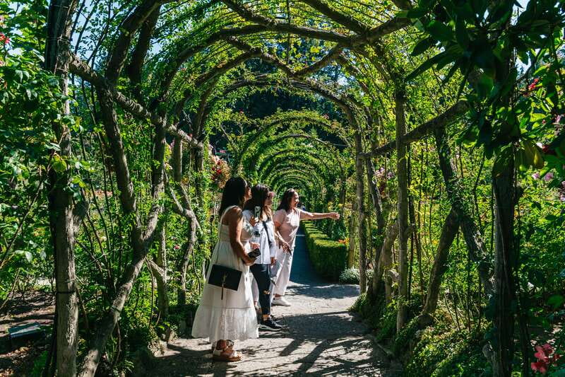 Vancouver: Victoria, Gulf Islands Cruise, & Butchart Gardens - Who should book this tour?