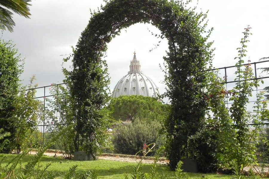 Vatican: Gardens, Museums and Sistine Chapel Guided Tour - The Gallery of Maps and the long museum corridors