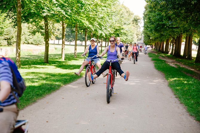 Versailles Full Day Bike Tour with Palace, Gardens, & Picnic - Place du Marché Notre Dame and the picnic shop