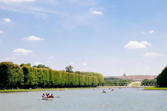 Versailles Full Day Bike Tour with Palace, Gardens, & Picnic - Entering the Palace of Versailles