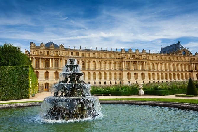 Versailles Full Tour: Palace, Gardens & Marie-Antoinette’s Estate - What the guides add