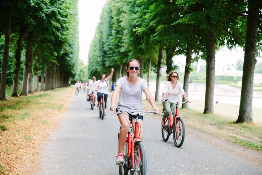 Versailles: Palace and Garden Bike Tour with Tickets - Picnic beside the canal