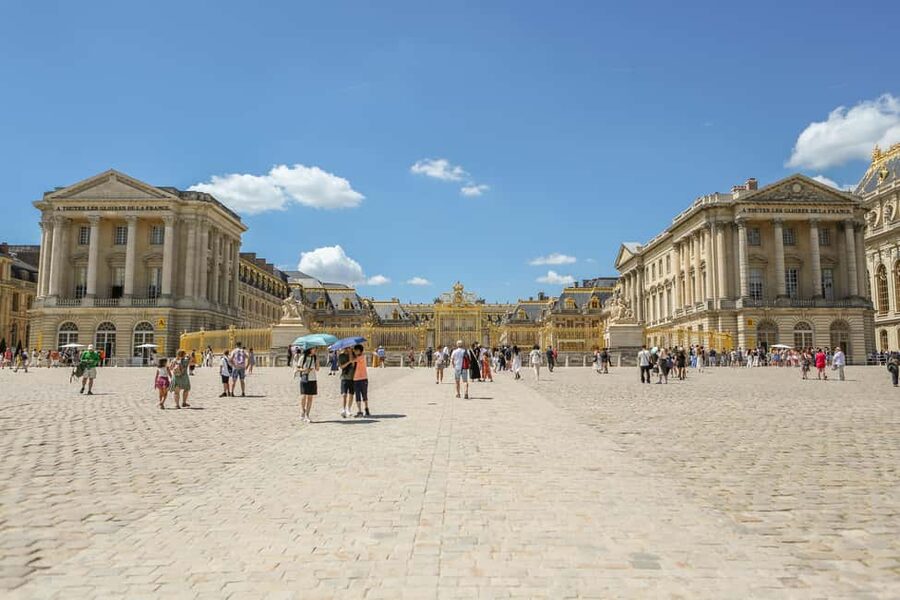 Versailles Palace and Gardens Entry with Seine river Cruise - The French-style gardens need real time