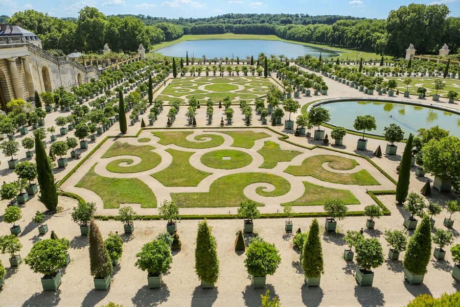 Versailles Palace and Gardens Entry with Seine river Cruise - The cruise barcode is the main practical risk