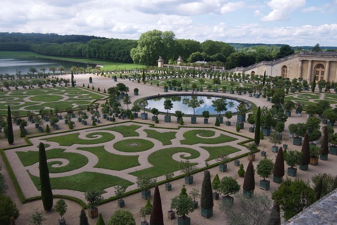 Versailles Palace and Gardens Tour by Train from Paris - The Hall of Mirrors and royal ceremony