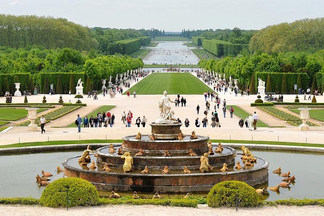 Versailles Palace & garden Tour by Minivan from Paris with ticket - The King’s Apartments, Queen’s Apartments, and Royal Chapel