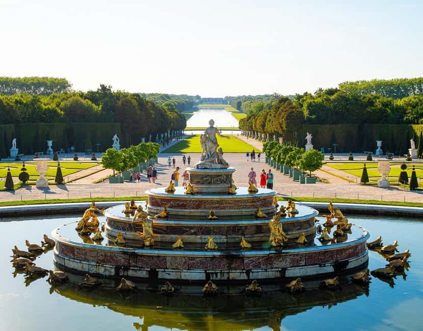 Versailles: Palace & Gardens Guided Tour with Entry Tickets - Choosing between the two garden options