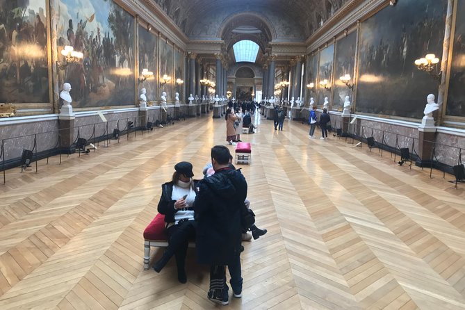 Versailles Palace & Gardens Tour with Transport from Paris - Crowds, seasons, and practical comfort