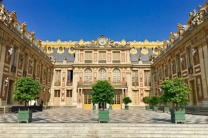 Versailles Palace & Giverny Private Tour with Lunch&Hotel Pick-up - Leaving Paris in a private vehicle