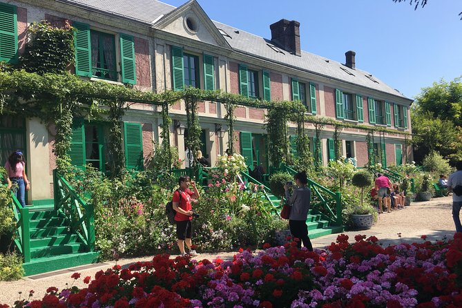 Versailles Palace & Giverny Private Tour with Lunch&Hotel Pick-up - Is $901.10 per person good value?