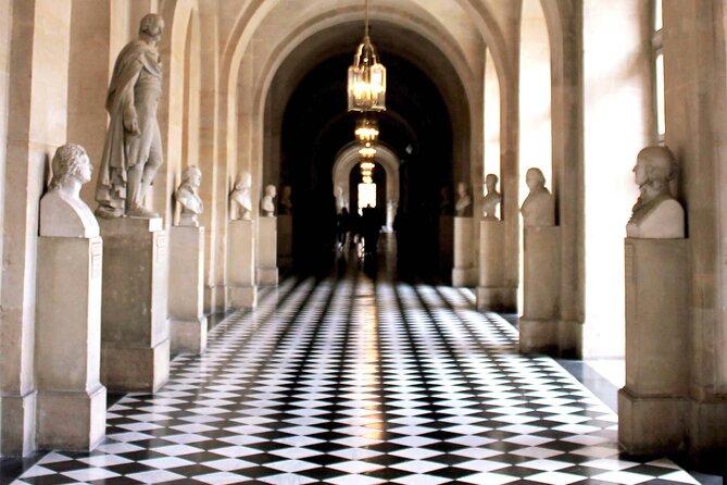Versailles Palace Guided Experience and Gardens Entry 10 PPL Max - The Hall of Mirrors and the problem of crowds