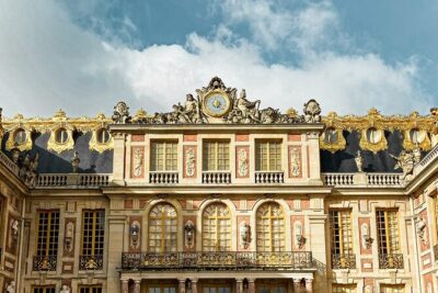 Versailles Palace Guided Experience and Gardens Entry 10 PPL Max