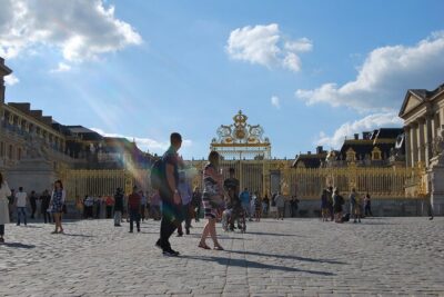 Versailles Palace Guided Tour with Gardens Access