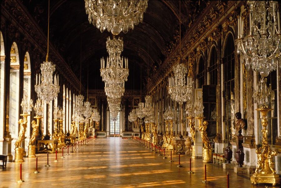 Versailles: Skip-the-Line Guided Tour of Palace with Gardens - Queen’s Hamlet and Marie Antoinette’s retreat