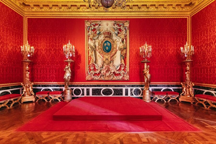 Versailles: Skip-the-Line Tour of Palace and Gardens Access - Should you book this Versailles experience?