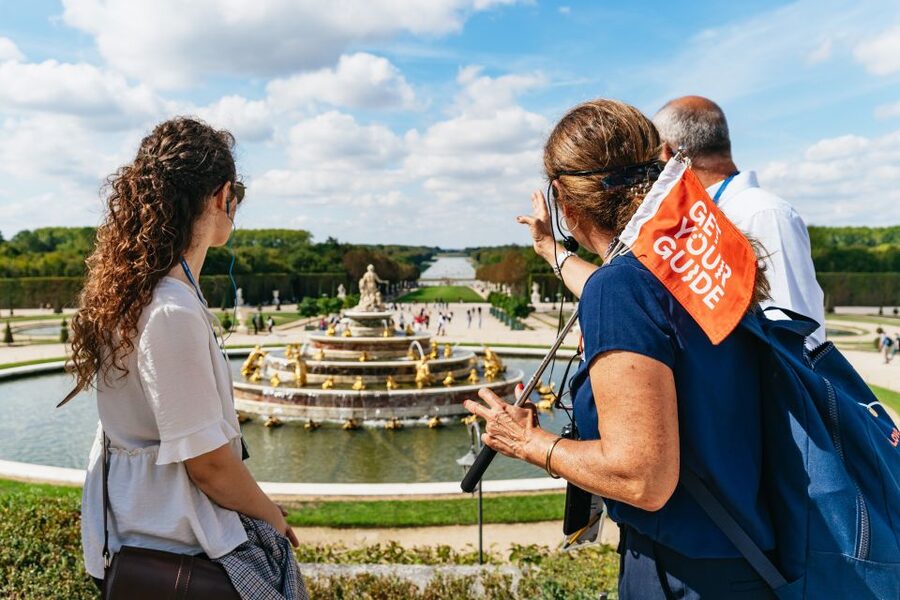 Versailles: Skip-the-Line Tour of Palace and Gardens Access - Crowds, security, and the meaning of skip-the-line entry