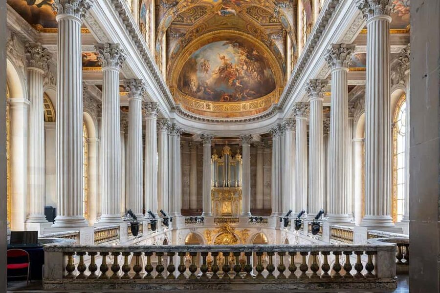 Versailles: Skip-the-Line Versailles Palace and Gardens Tour - Inside the royal apartments