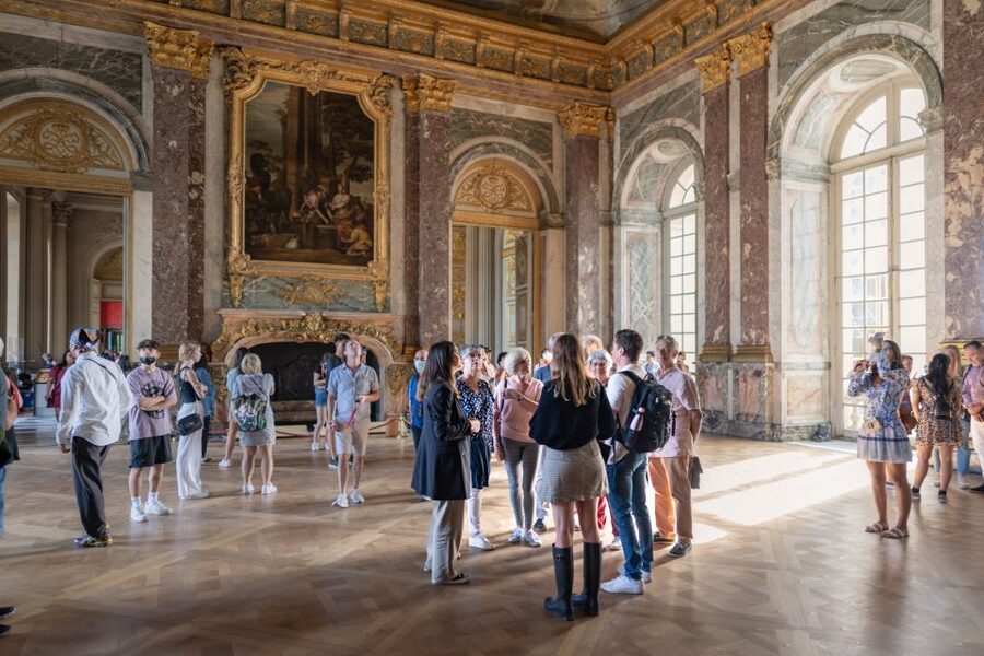Versailles: Skip-the-Line Versailles Palace and Gardens Tour - Fountain shows and Musical Gardens