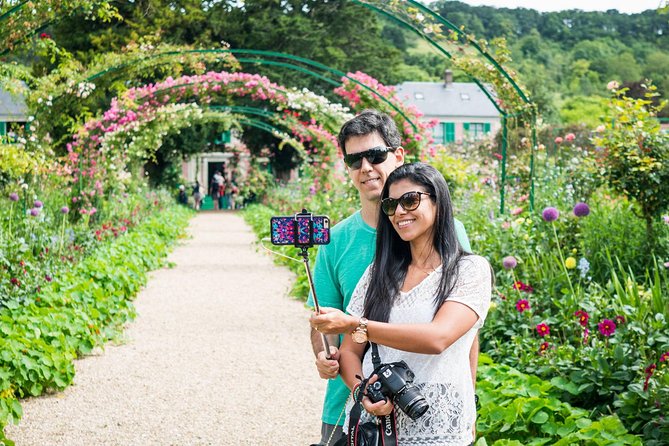 Versailles Timed Entrance Ticket and Giverny Small Group Day Trip from Paris - Key points to know before booking